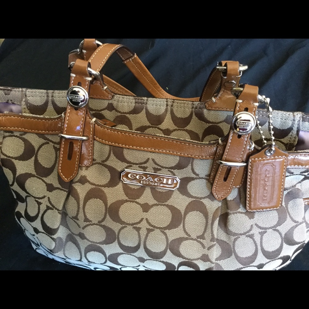 Coach Signature EW Gallery Satchel Handbag Tan/Brown